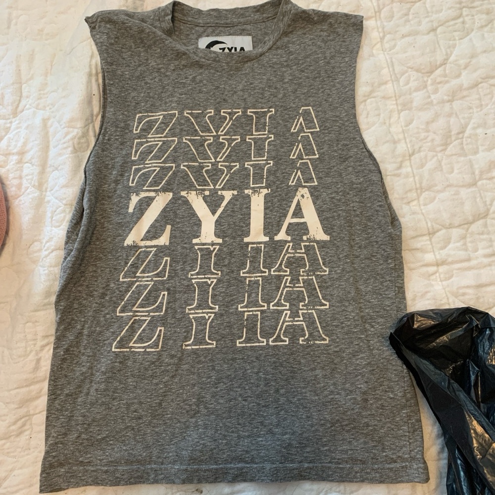 ZYIA Heather Gray Activewear Top
